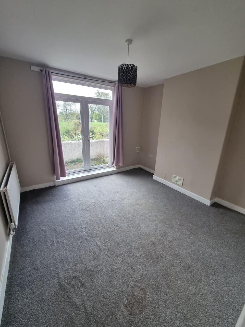 Lounge, Example B
